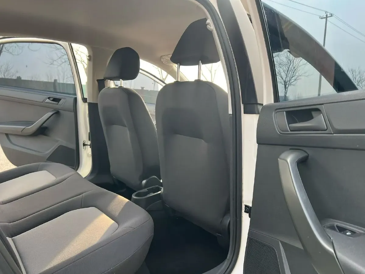 2018 Skoda Rapid 1.4L 90HP L4 5MT,autocango,china used car exporter,china ev exporter,chinese used car exporter,chinese used ev exporter