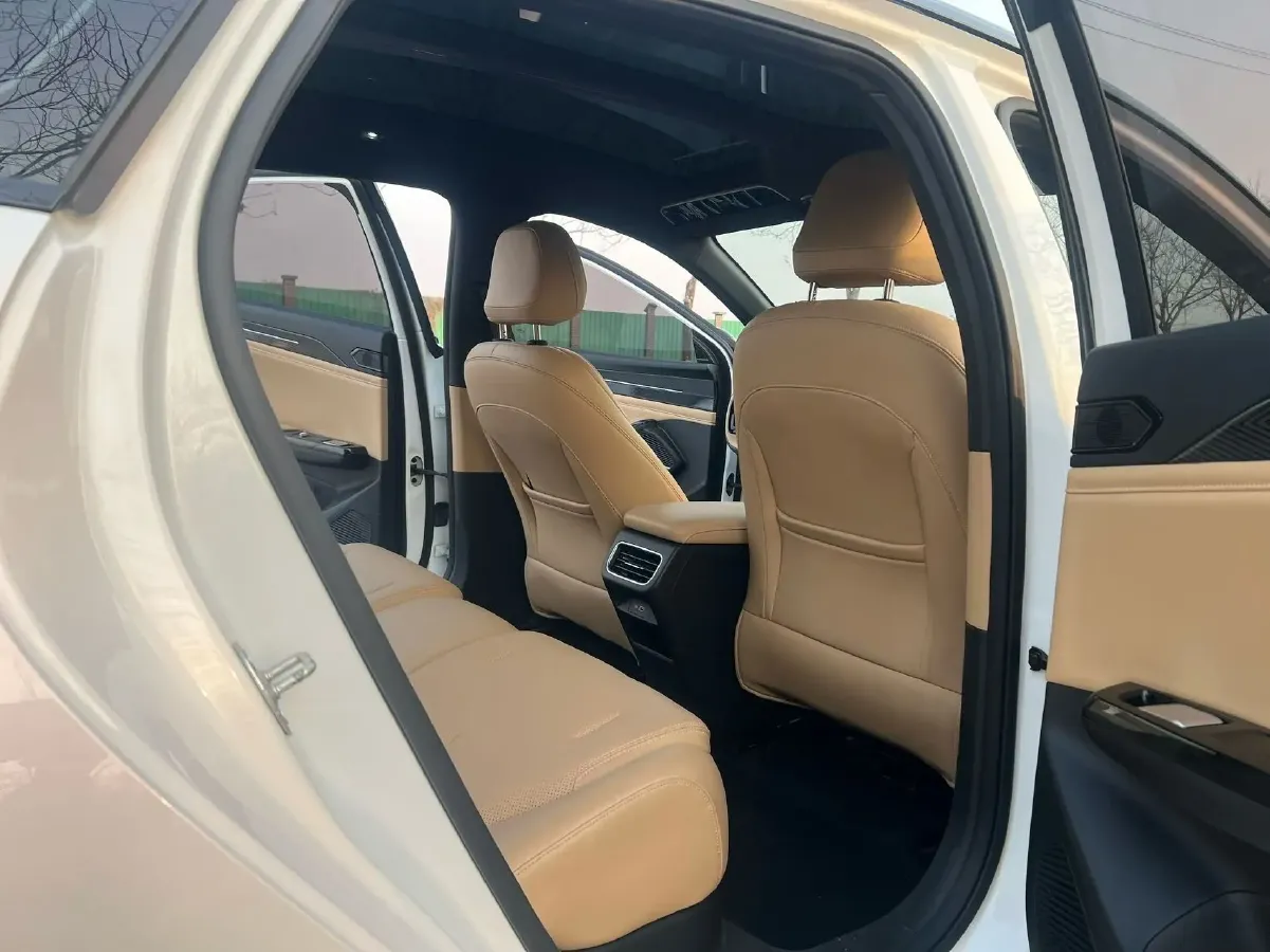 2023 Geely Galaxy L6 1.5T 163HP L4 3DHT PHEV,autocango,china used car exporter,china ev exporter,chinese used car exporter,chinese used ev exporter