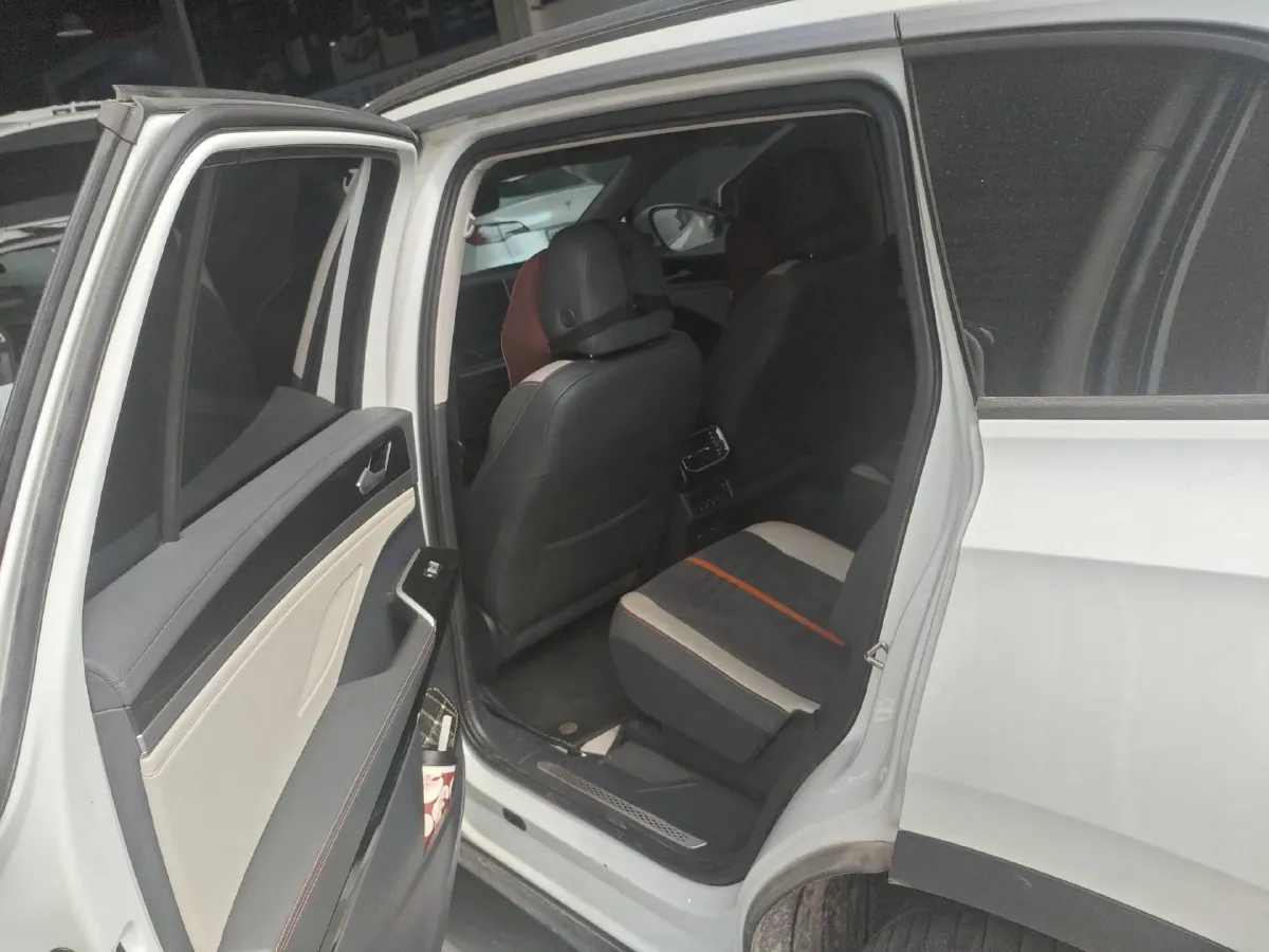 2021 Volkswagen ID.6 Crozz BEV 84.8KWH,autocango,china used car exporter,china ev exporter,chinese used car exporter,chinese used ev exporter