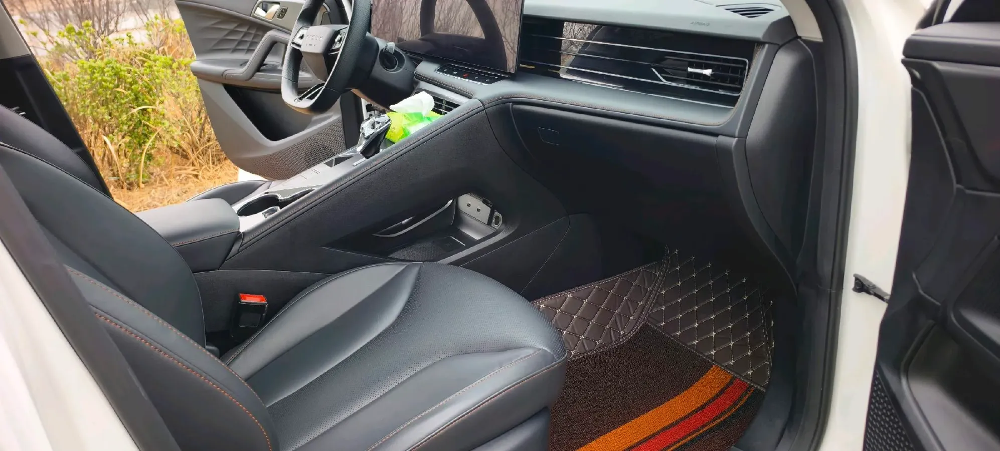 2023 Roewe RX5 1.5T 188HP L4 7DCT,autocango,china used car exporter,china ev exporter,chinese used car exporter,chinese used ev exporter