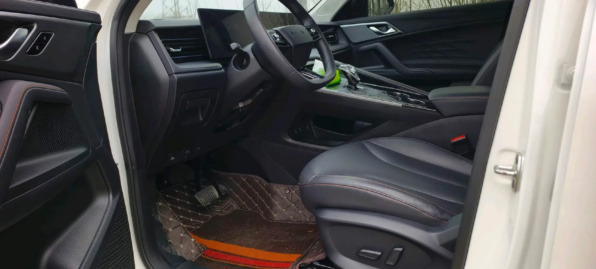 2023 Roewe RX5 1.5T 188HP L4 7DCT,autocango,china used car exporter,china ev exporter,chinese used car exporter,chinese used ev exporter