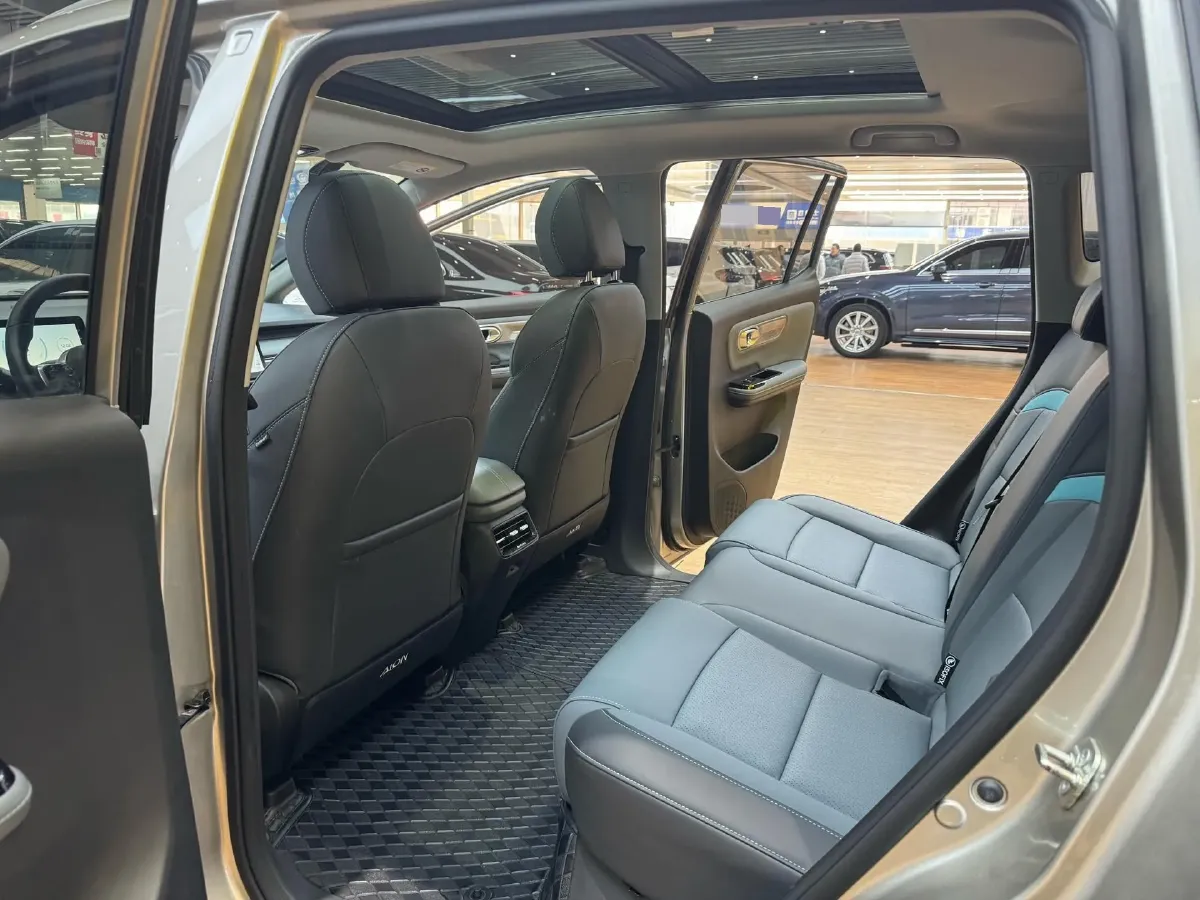 2024 Leapmotor C11 1.5L 95HP L4 REEV 43.74KWH,autocango,china used car exporter,china ev exporter,chinese used car exporter,chinese used ev exporter