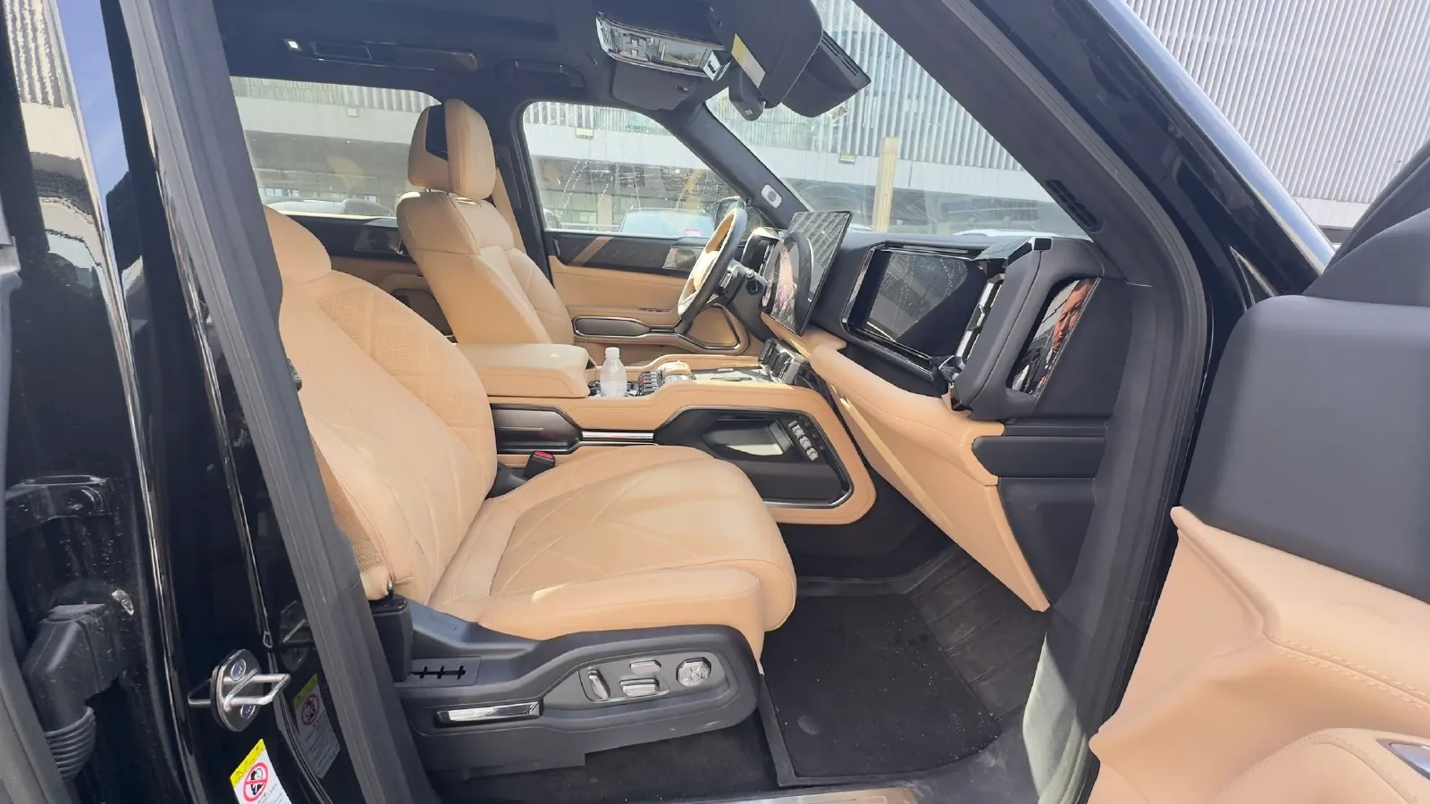 2025 FangChengBao Bao 8 2.0T 245HP L4 E-CVT PHEV 36.8KWH,autocango,china used car exporter,china ev exporter,chinese used car exporter,chinese used ev exporter