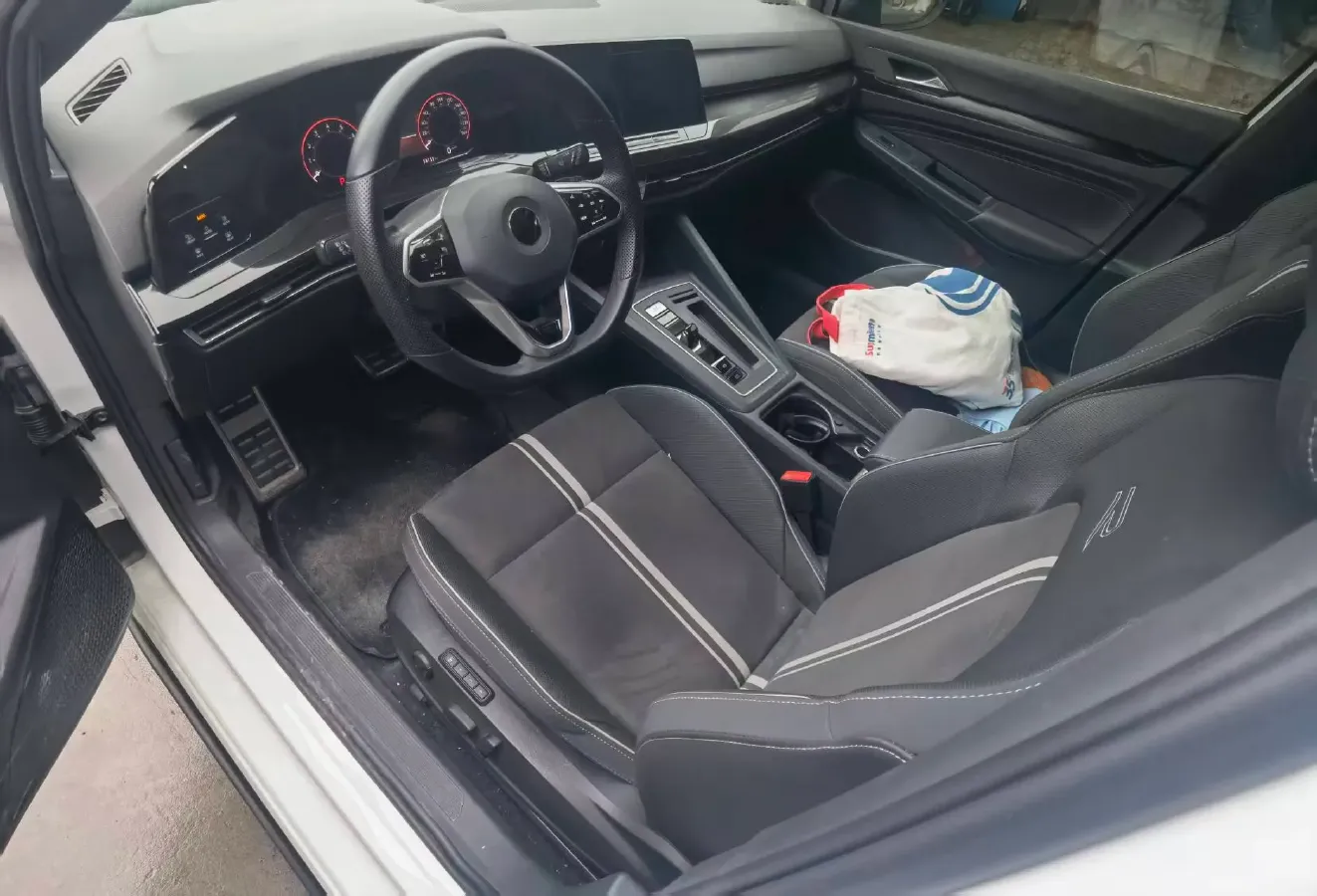 2023 Volkswagen Golf 1.4T 150HP L4 7DCT,autocango,china used car exporter,china ev exporter,chinese used car exporter,chinese used ev exporter