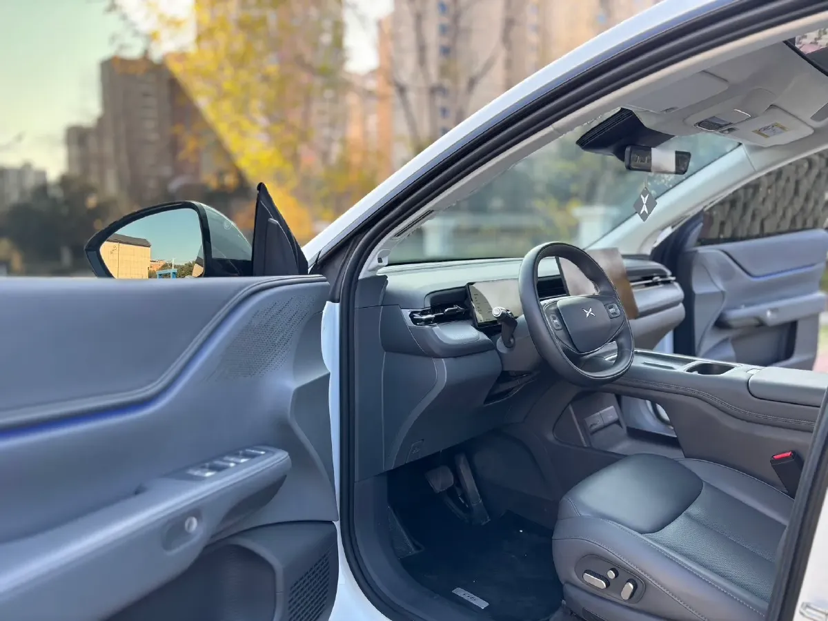 2025 Xpeng G6 BEV 68.5KWH,autocango,china used car exporter,china ev exporter,chinese used car exporter,chinese used ev exporter