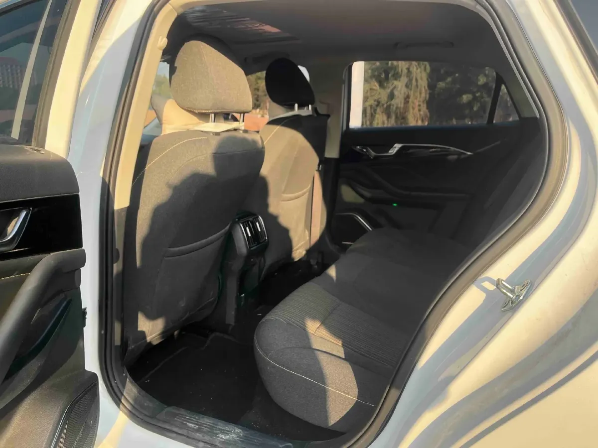 2022 Bestune B70 1.5T 169HP L4 7DCT,autocango,china used car exporter,china ev exporter,chinese used car exporter,chinese used ev exporter