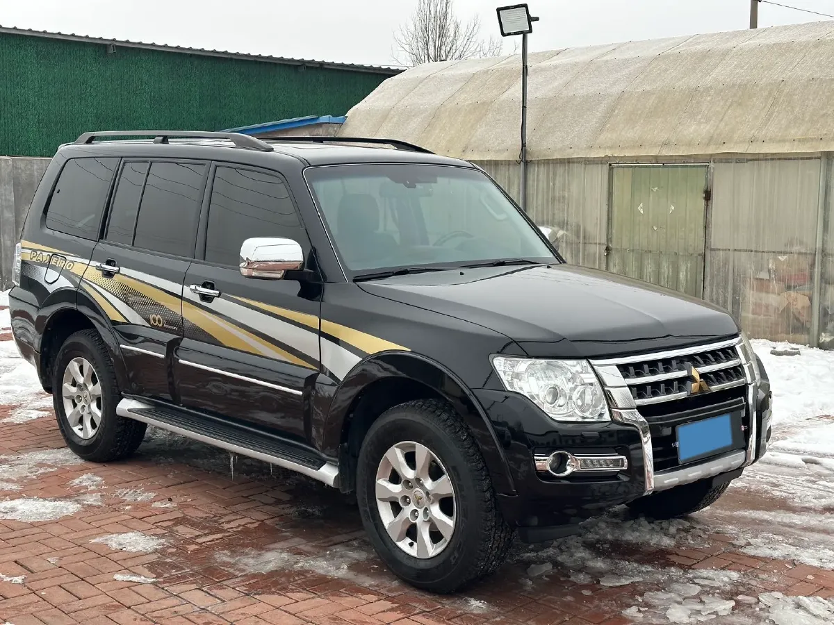 2018 Mitsubishi Pajero 3.0L 174HP V6 5AT,autocango,china used car exporter,china ev exporter,chinese used car exporter,chinese used ev exporter