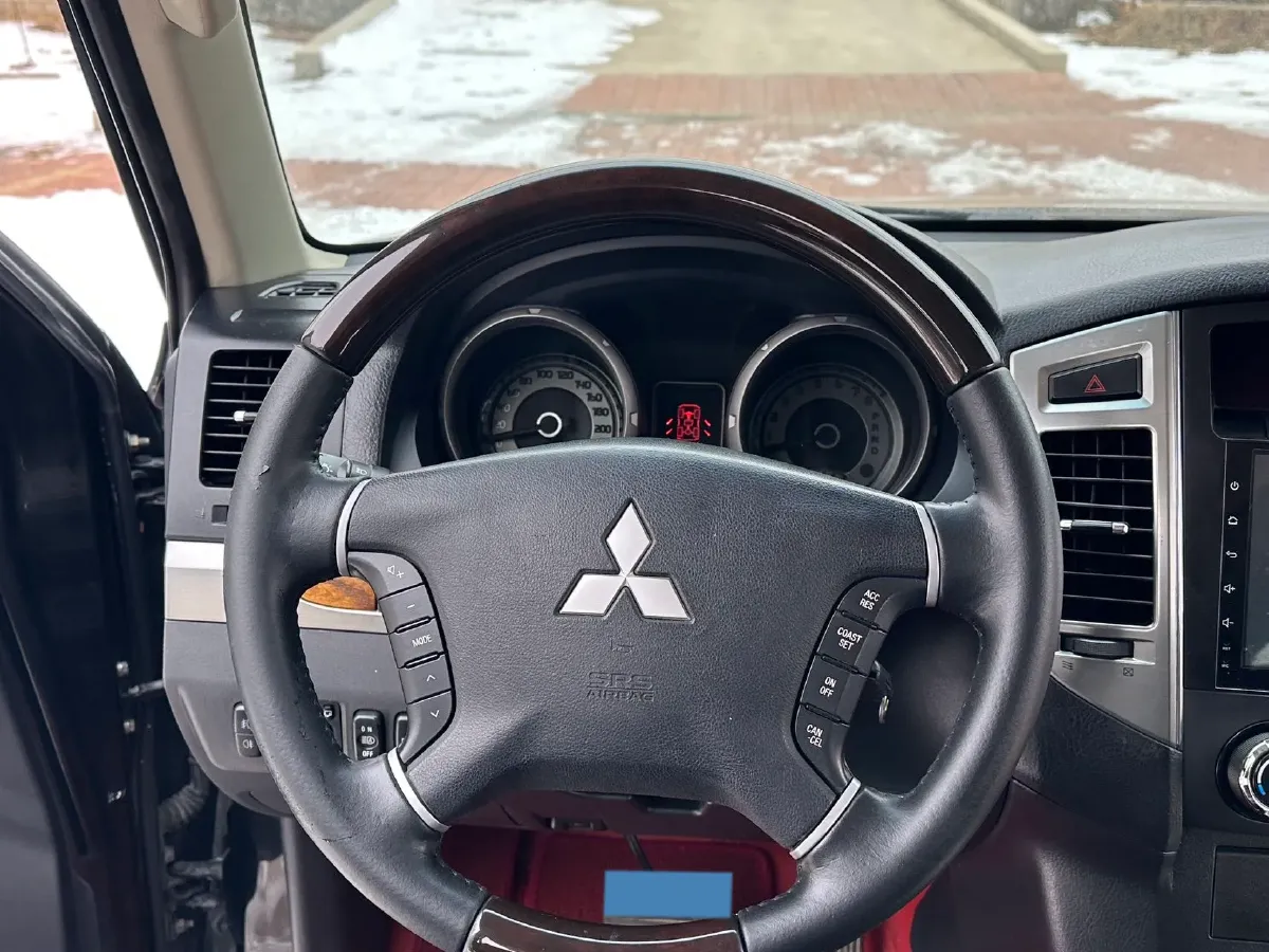 2018 Mitsubishi Pajero 3.0L 174HP V6 5AT,autocango,china used car exporter,china ev exporter,chinese used car exporter,chinese used ev exporter