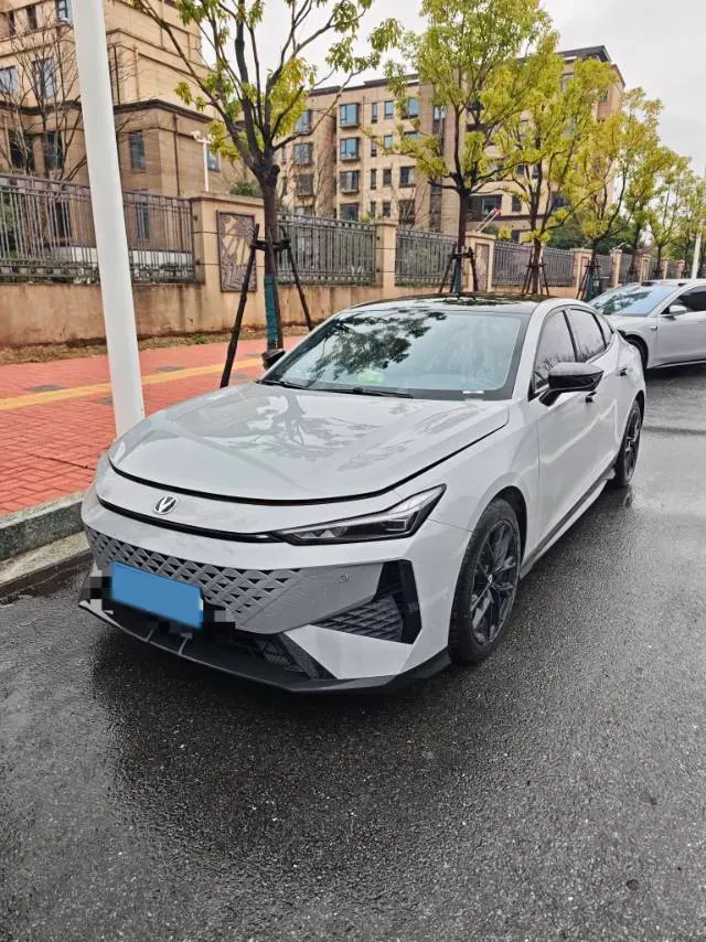 2024 ChangAn UNI-V 1.5T 188HP L4 7DCT,autocango,china used car exporter,china ev exporter,chinese used car exporter,chinese used ev exporter