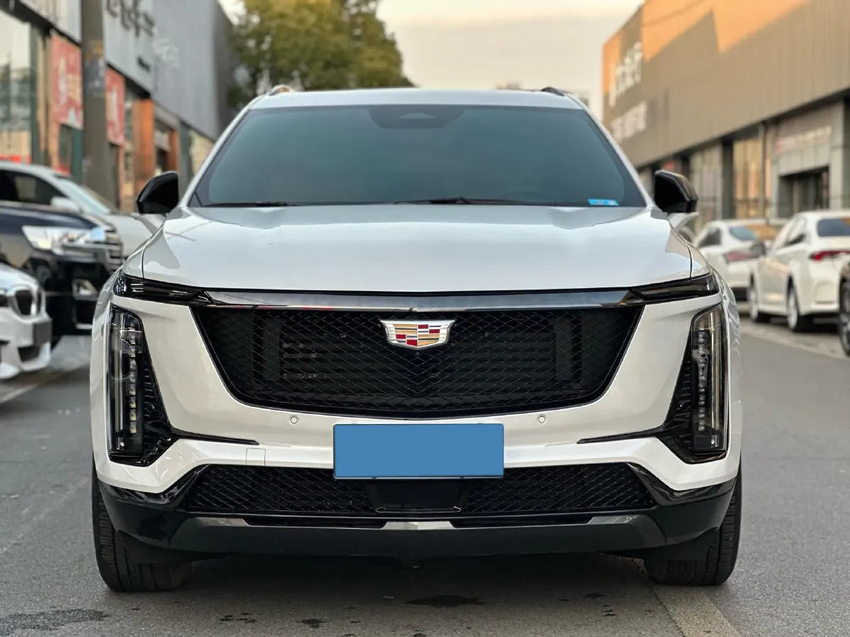 2025 Cadillac XT5 2.0T 237HP L4 9AT,autocango,china used car exporter,china ev exporter,chinese used car exporter,chinese used ev exporter