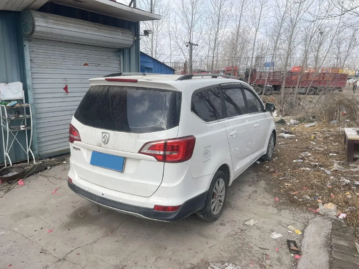2016 BaoJun 730 1.5L 112HP L4 5MT,autocango,china used car exporter,china ev exporter,chinese used car exporter,chinese used ev exporter