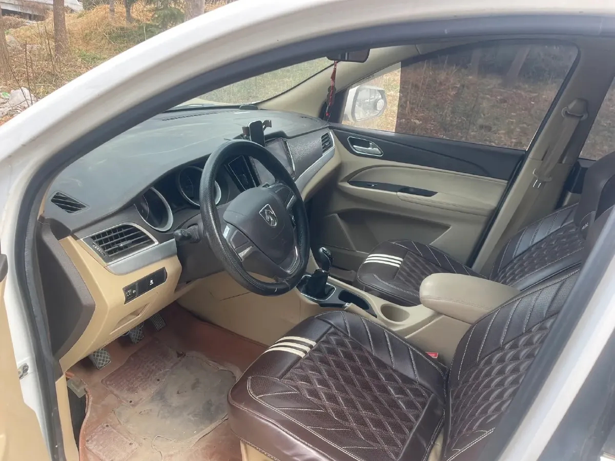 2016 BaoJun 730 1.5L 112HP L4 5MT,autocango,china used car exporter,china ev exporter,chinese used car exporter,chinese used ev exporter