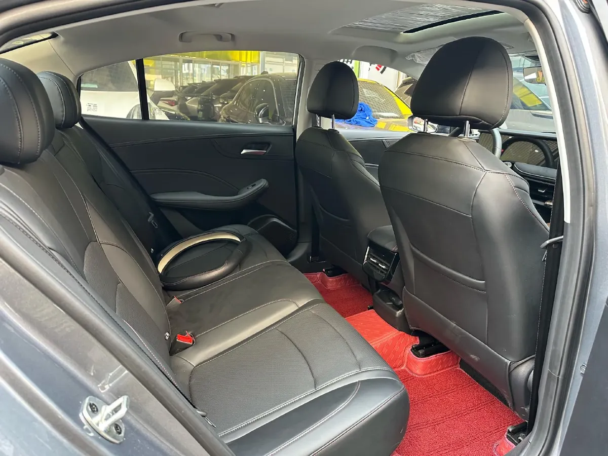 2023 Roewe i5 1.5L 129HP L4 CVT,autocango,china used car exporter,china ev exporter,chinese used car exporter,chinese used ev exporter