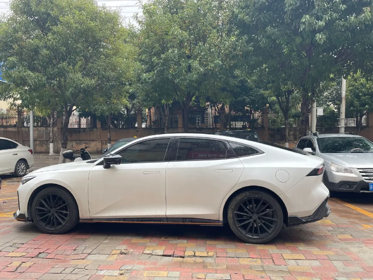 2023 ChangAn UNI-V 1.5T 188HP L4 7DCT,autocango,china used car exporter,china ev exporter,chinese used car exporter,chinese used ev exporter