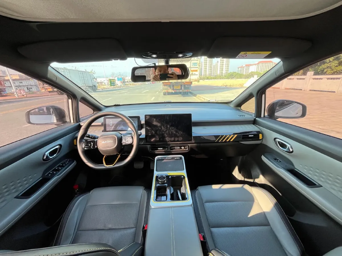 2022 Geely Okavango 1.8T 184HP L4 7DCT,autocango,china used car exporter,china ev exporter,chinese used car exporter,chinese used ev exporter