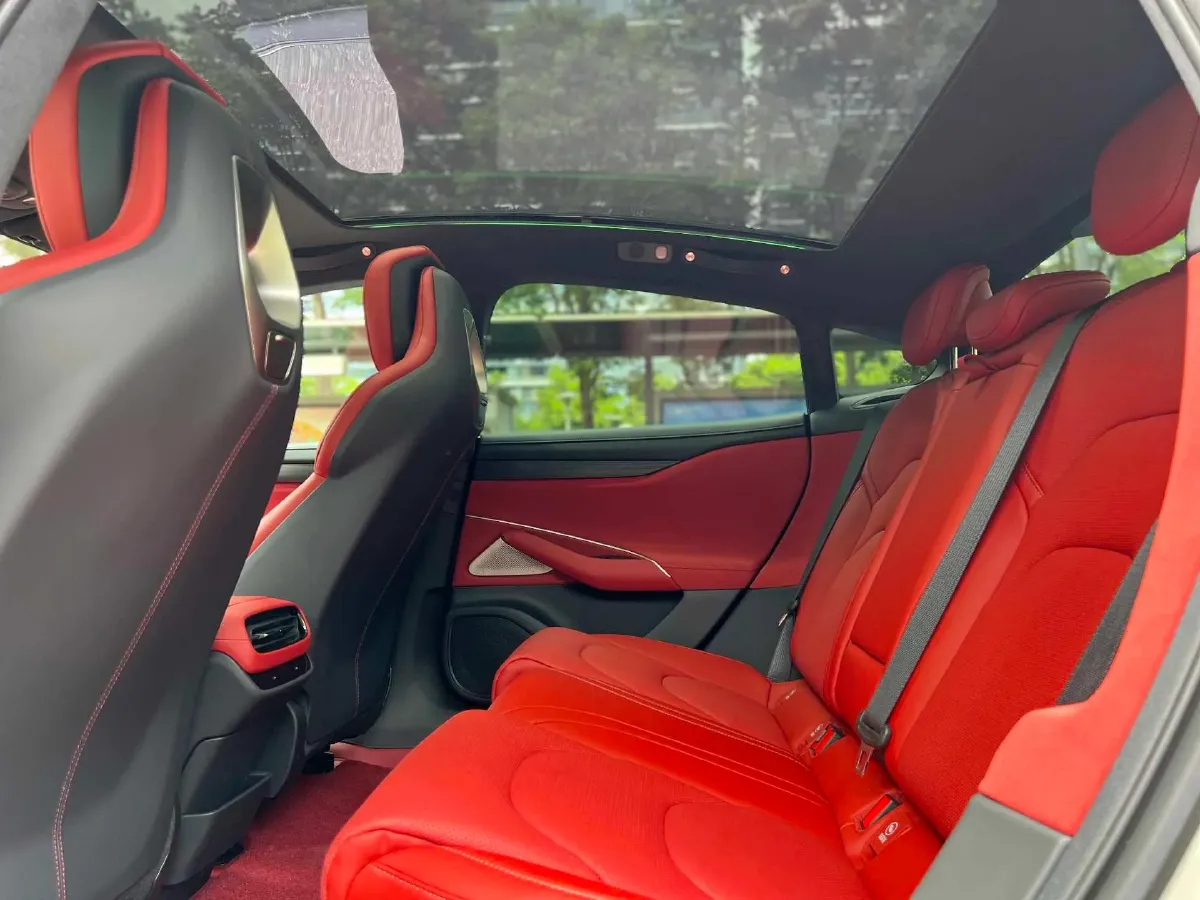 2024 MI SU7 BEV 101KWH,autocango,china used car exporter,china ev exporter,chinese used car exporter,chinese used ev exporter