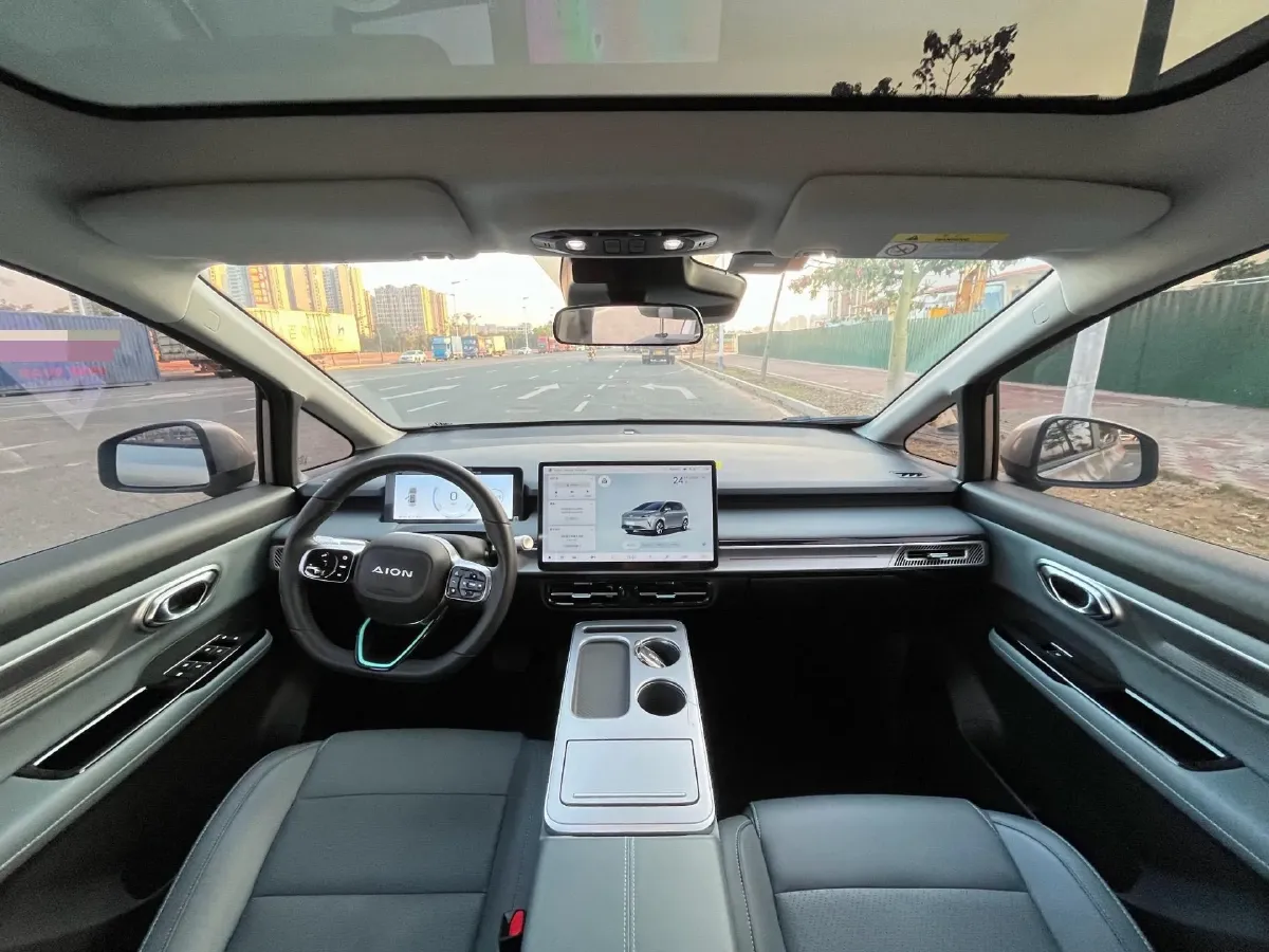 2022 Geely Okavango 1.8T 184HP L4 7DCT,autocango,china used car exporter,china ev exporter,chinese used car exporter,chinese used ev exporter