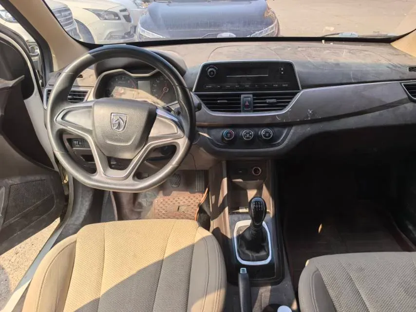 2017 BaoJun 310W 1.5L 112HP L4 6MT,autocango,china used car exporter,china ev exporter,chinese used car exporter,chinese used ev exporter