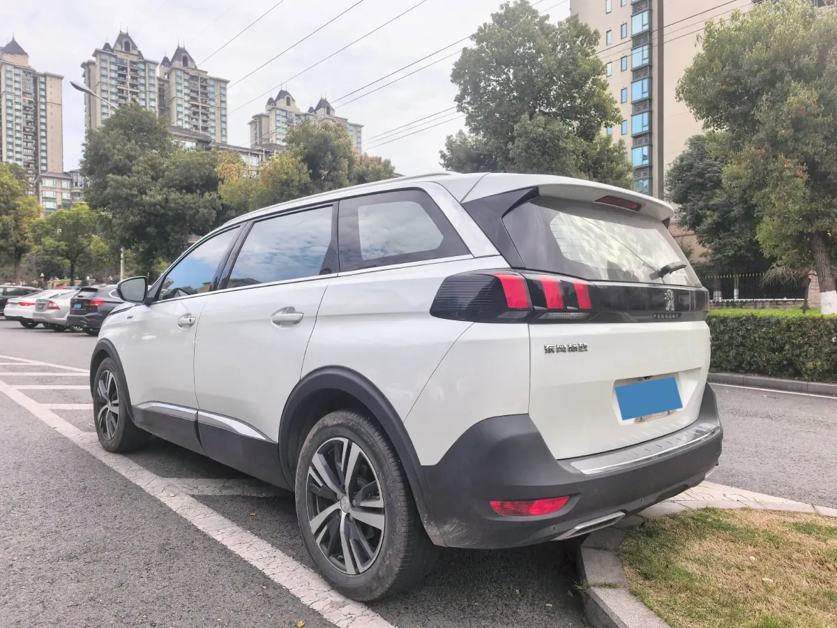 2017 Peugeot 5008 1.8T 204HP L4 6AT,autocango,china used car exporter,china ev exporter,chinese used car exporter,chinese used ev exporter