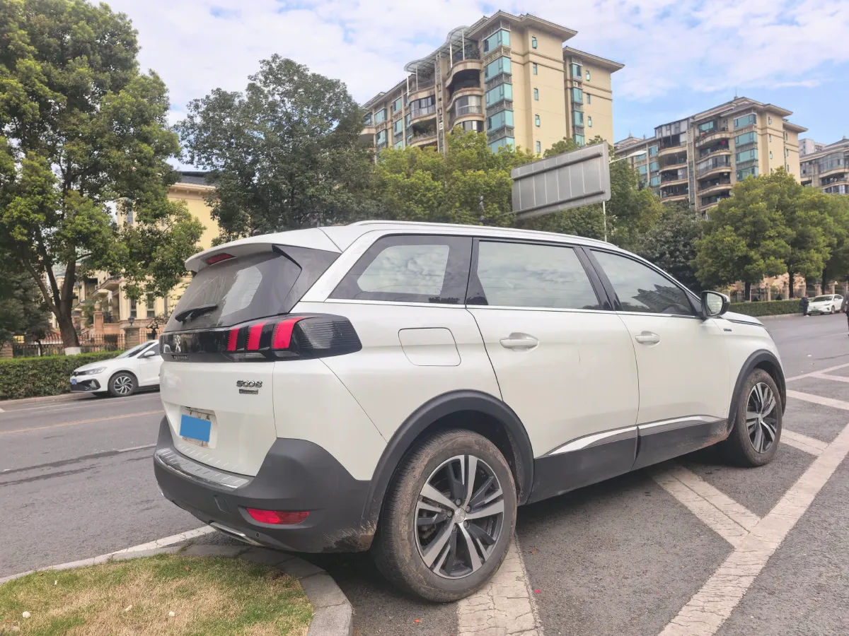 2017 Peugeot 5008 1.8T 204HP L4 6AT,autocango,china used car exporter,china ev exporter,chinese used car exporter,chinese used ev exporter