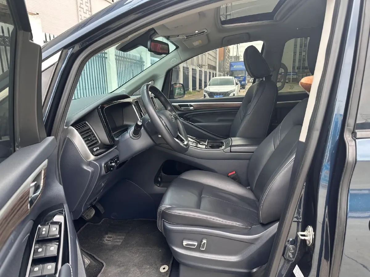 2021 GAC Trumpchi M8 2.0T 252HP L4 8AT,autocango,china used car exporter,china ev exporter,chinese used car exporter,chinese used ev exporter