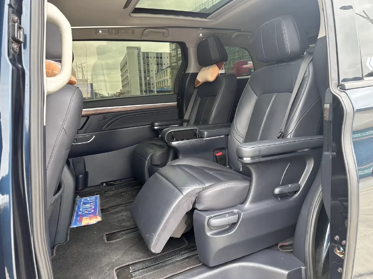 2021 GAC Trumpchi M8 2.0T 252HP L4 8AT,autocango,china used car exporter,china ev exporter,chinese used car exporter,chinese used ev exporter