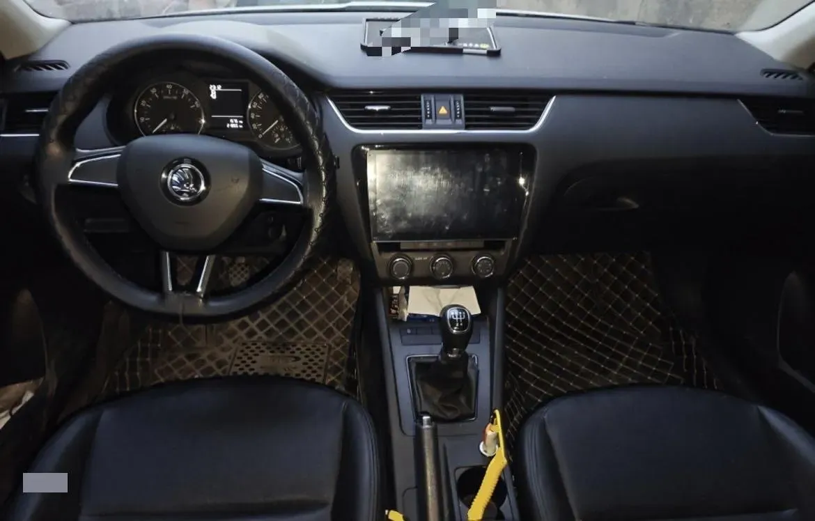 2017 Skoda Octavia 1.6L 110HP L4 5MT,autocango,china used car exporter,china ev exporter,chinese used car exporter,chinese used ev exporter