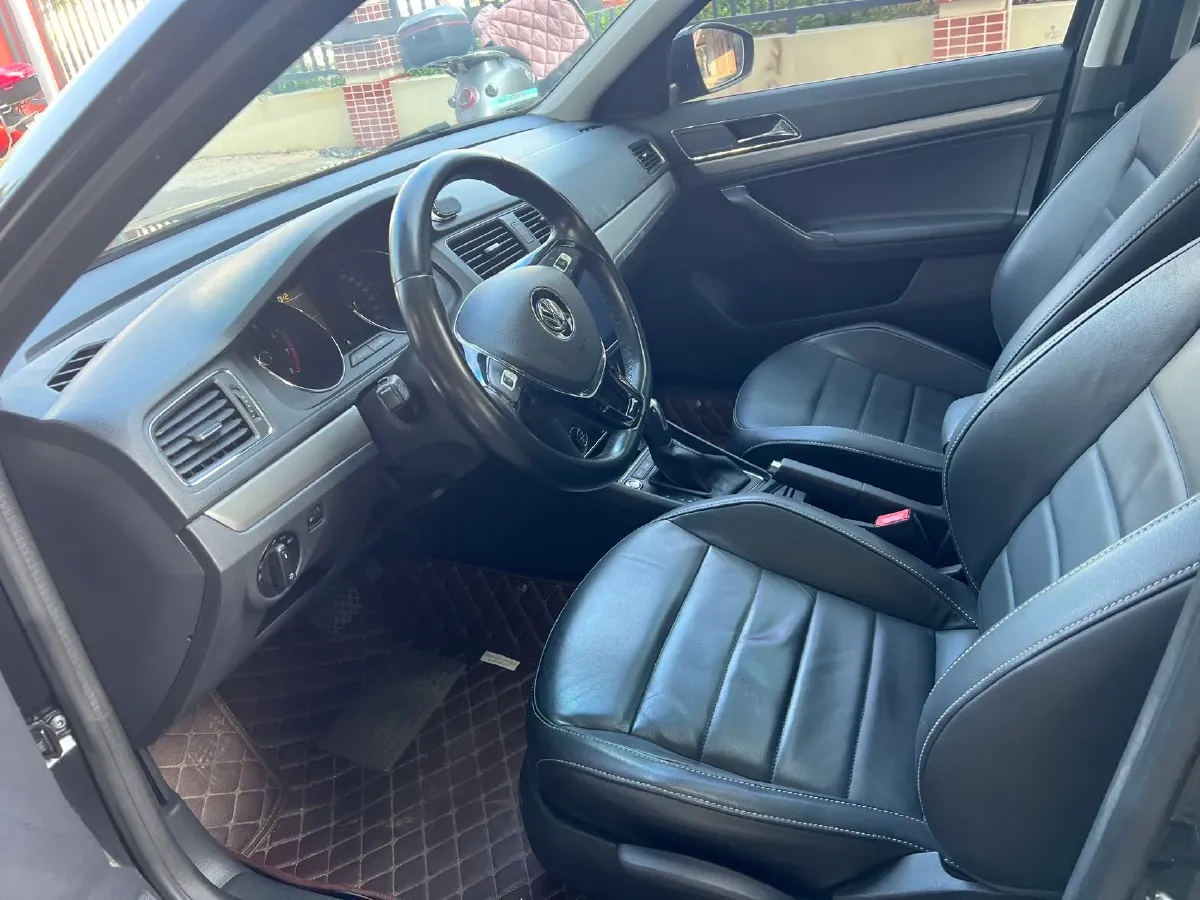 2017 Volkswagen Lavida 1.4T 131HP L4 7DCT,autocango,china used car exporter,china ev exporter,chinese used car exporter,chinese used ev exporter