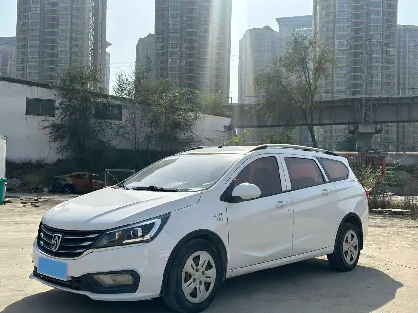 2017 BaoJun 310W 1.5L 112HP L4 6MT,autocango,china used car exporter,china ev exporter,chinese used car exporter,chinese used ev exporter