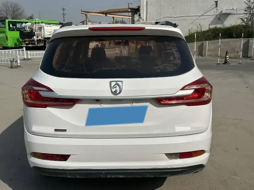 2017 BaoJun 310W 1.5L 112HP L4 6MT,autocango,china used car exporter,china ev exporter,chinese used car exporter,chinese used ev exporter