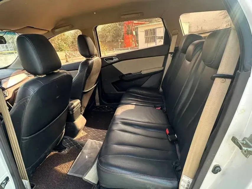 2017 BaoJun 310W 1.5L 112HP L4 6MT,autocango,china used car exporter,china ev exporter,chinese used car exporter,chinese used ev exporter