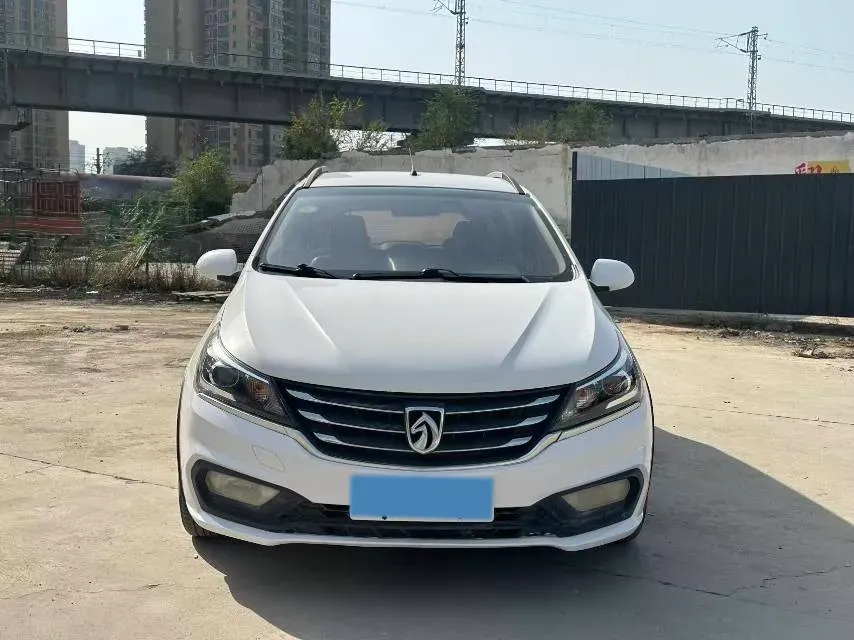 2017 BaoJun 310W 1.5L 112HP L4 6MT,autocango,china used car exporter,china ev exporter,chinese used car exporter,chinese used ev exporter