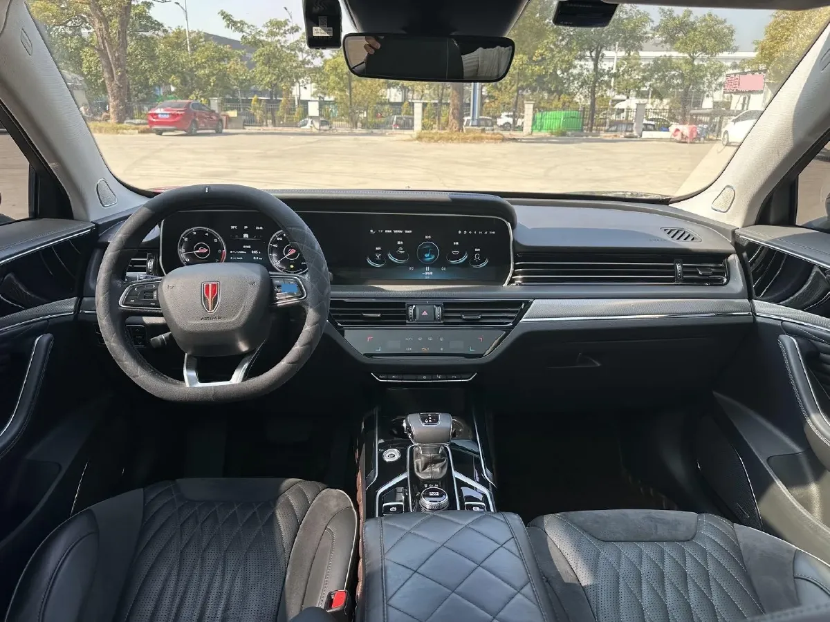 2022 HongQi HS5 2.0T 224HP L4 6AT,autocango,china used car exporter,china ev exporter,chinese used car exporter,chinese used ev exporter