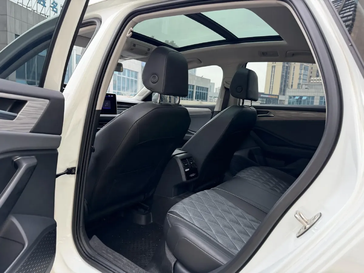 2023 Volkswagen Sagitar 1.5T 160HP L4 7DCT,autocango,china used car exporter,china ev exporter,chinese used car exporter,chinese used ev exporter