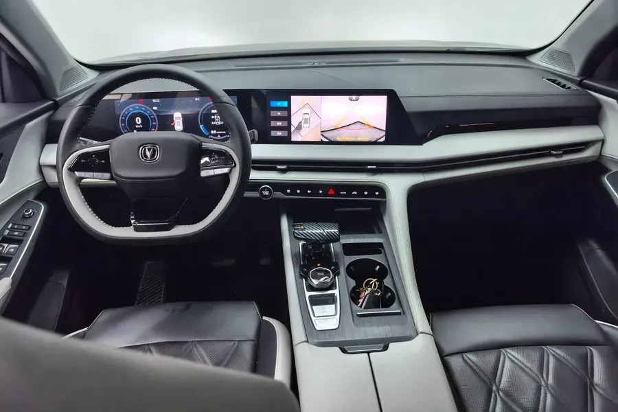 2023 ChangAn CS75 1.5T 188HP L4 7DCT,autocango,china used car exporter,china ev exporter,chinese used car exporter,chinese used ev exporter