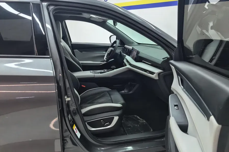 2023 ChangAn CS75 1.5T 188HP L4 7DCT,autocango,china used car exporter,china ev exporter,chinese used car exporter,chinese used ev exporter