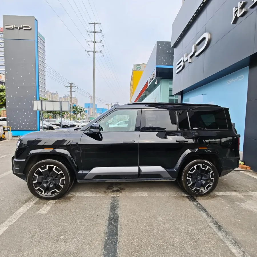2025 FangChengBao Bao 8 2.0T 245HP L4 E-CVT PHEV 36.8KWH,autocango,china used car exporter,china ev exporter,chinese used car exporter,chinese used ev exporter