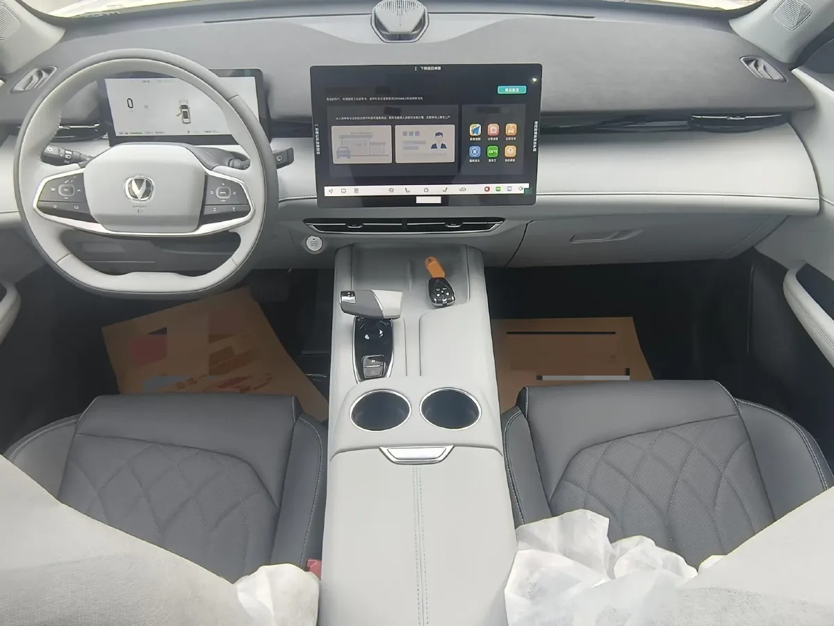 2024 ChangAn UNI-Z 1.5L 98HP L4 E-CVT PHEV 18.4KWH,autocango,china used car exporter,china ev exporter,chinese used car exporter,chinese used ev exporter