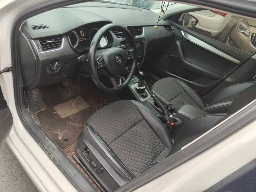 2018 Skoda Octavia 1.2T 116HP L4 7DCT,autocango,china used car exporter,china ev exporter,chinese used car exporter,chinese used ev exporter