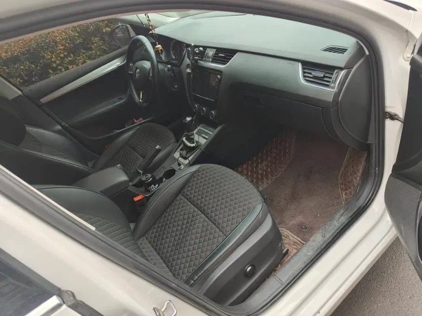 2018 Skoda Octavia 1.2T 116HP L4 7DCT,autocango,china used car exporter,china ev exporter,chinese used car exporter,chinese used ev exporter