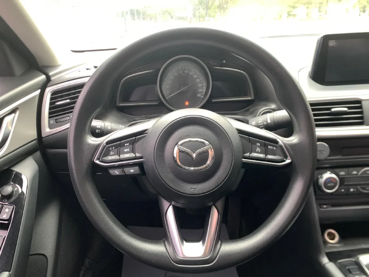 2017 Mazda 3 Axela 1.5L 117HP L4 6AT,autocango,china used car exporter,china ev exporter,chinese used car exporter,chinese used ev exporter