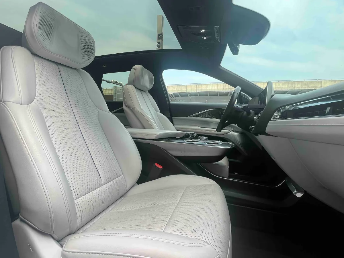 2022 Cadillac IQ Lyriq BEV 95.7KWH,autocango,china used car exporter,china ev exporter,chinese used car exporter,chinese used ev exporter