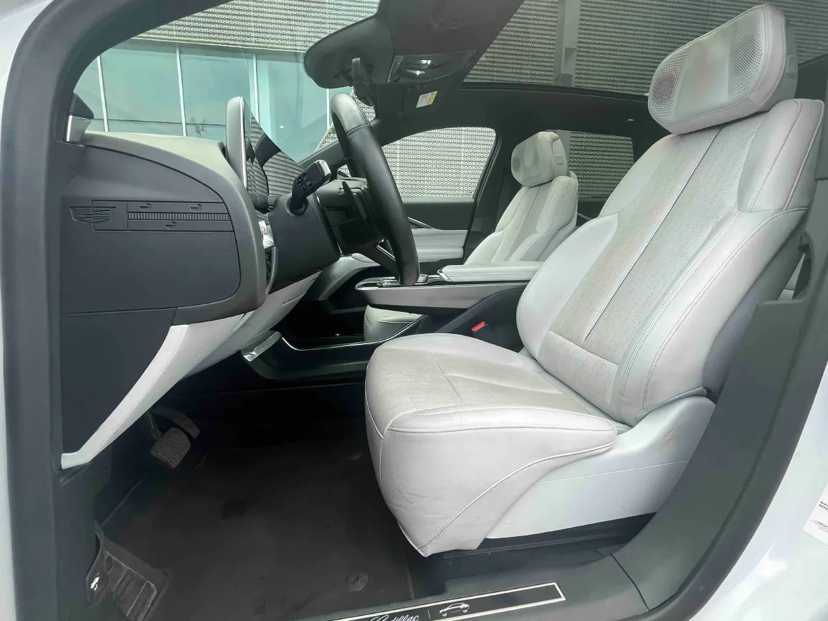 2022 Cadillac IQ Lyriq BEV 95.7KWH,autocango,china used car exporter,china ev exporter,chinese used car exporter,chinese used ev exporter