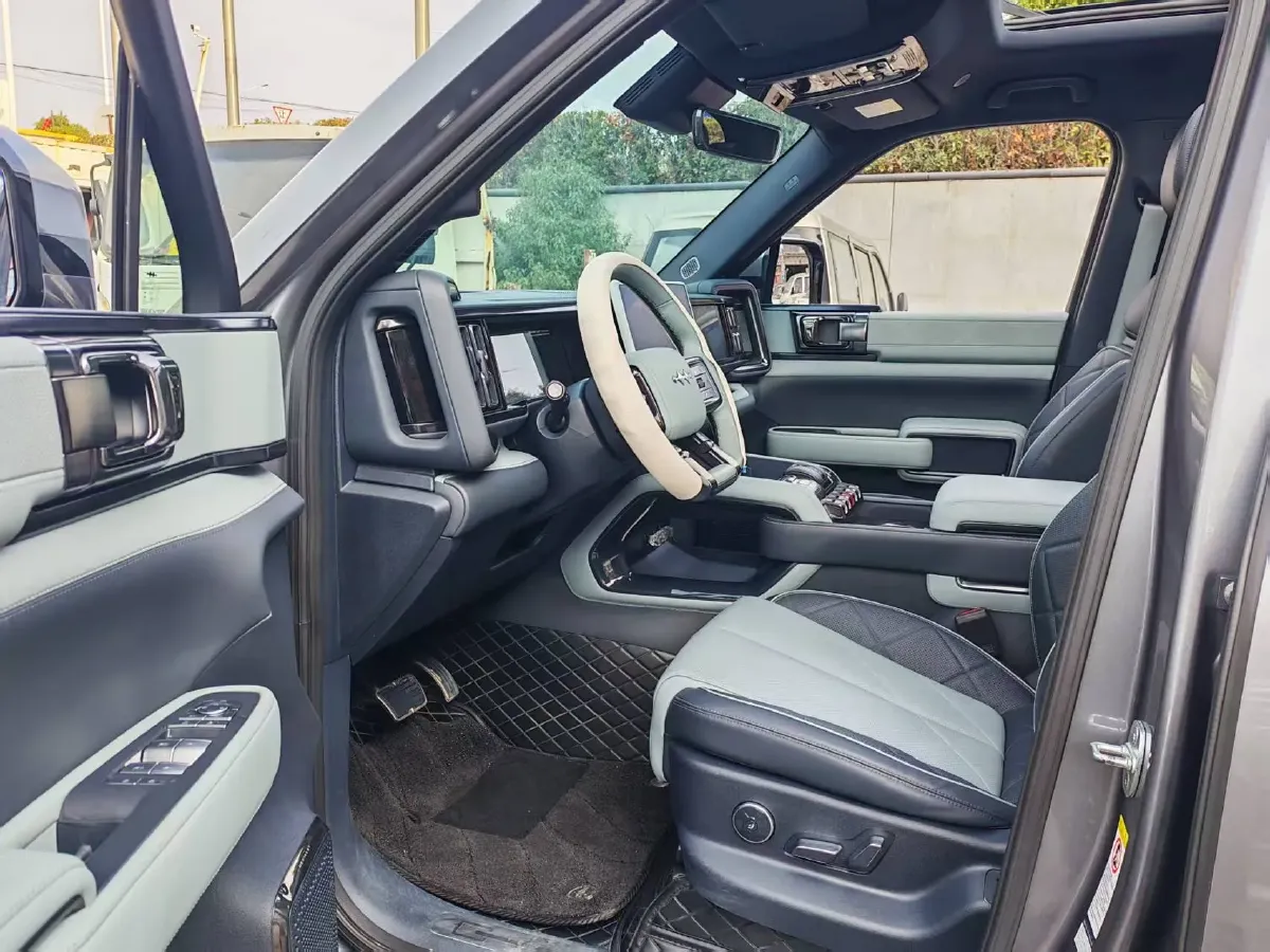 2023 FangChengBao Bao 5 1.5T 194HP L4 E-CVT PHEV 31.8KWH,autocango,china used car exporter,china ev exporter,chinese used car exporter,chinese used ev exporter