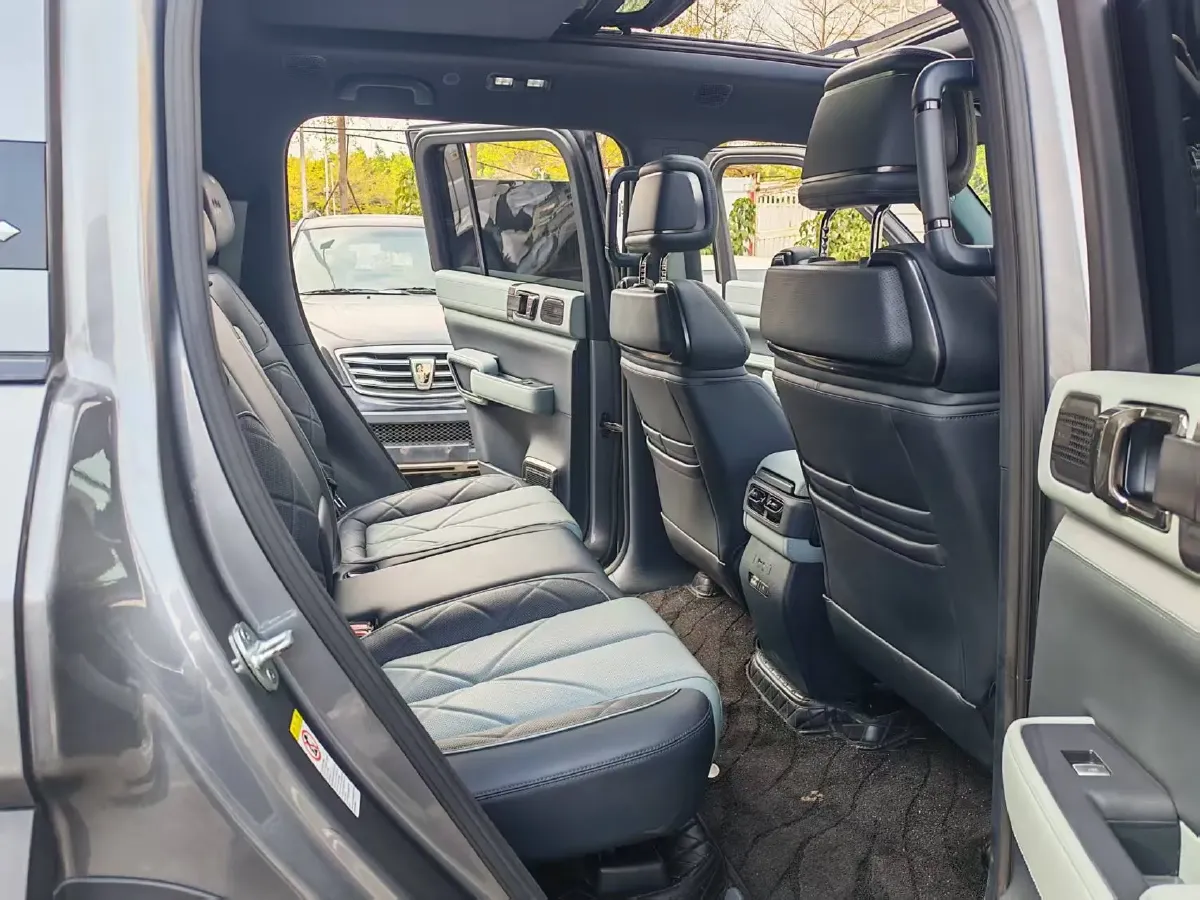 2023 FangChengBao Bao 5 1.5T 194HP L4 E-CVT PHEV 31.8KWH,autocango,china used car exporter,china ev exporter,chinese used car exporter,chinese used ev exporter