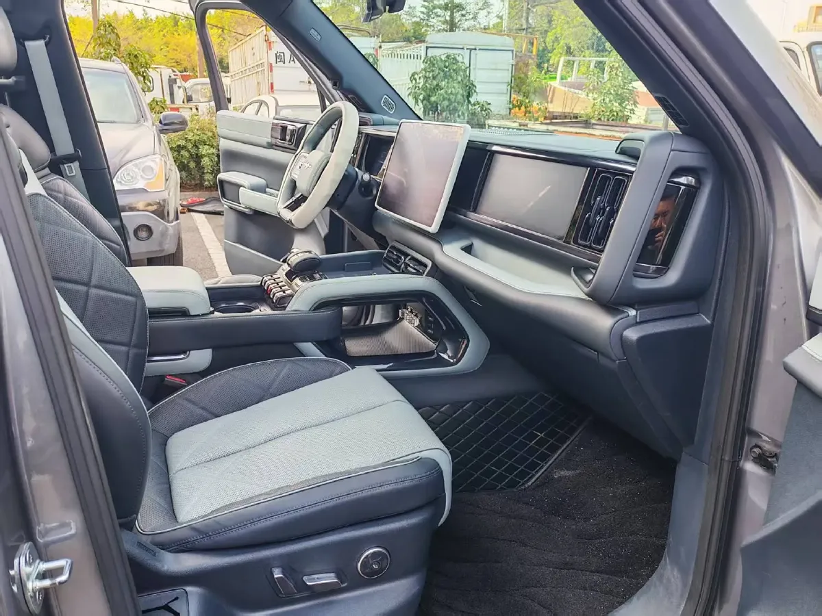 2023 FangChengBao Bao 5 1.5T 194HP L4 E-CVT PHEV 31.8KWH,autocango,china used car exporter,china ev exporter,chinese used car exporter,chinese used ev exporter