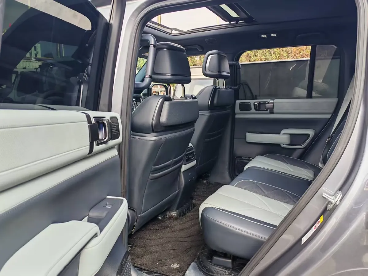 2023 FangChengBao Bao 5 1.5T 194HP L4 E-CVT PHEV 31.8KWH,autocango,china used car exporter,china ev exporter,chinese used car exporter,chinese used ev exporter