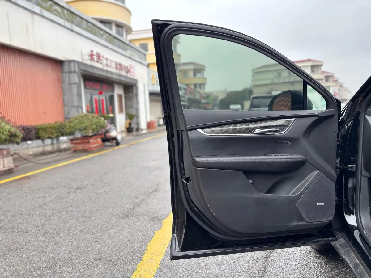 2021 Cadillac XT5 2.0T 237HP L4 9AT,autocango,china used car exporter,china ev exporter,chinese used car exporter,chinese used ev exporter