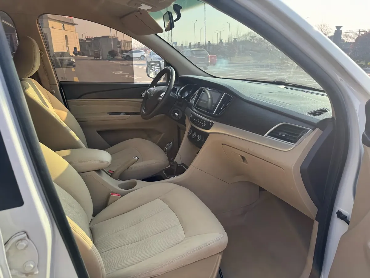 2019 BaoJun 730 1.5T 150HP L4 6DCT,autocango,china used car exporter,china ev exporter,chinese used car exporter,chinese used ev exporter