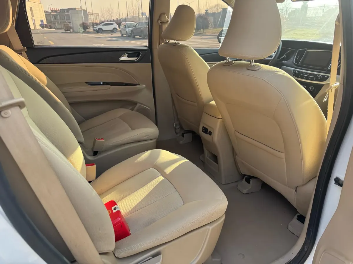 2019 BaoJun 730 1.5T 150HP L4 6DCT,autocango,china used car exporter,china ev exporter,chinese used car exporter,chinese used ev exporter